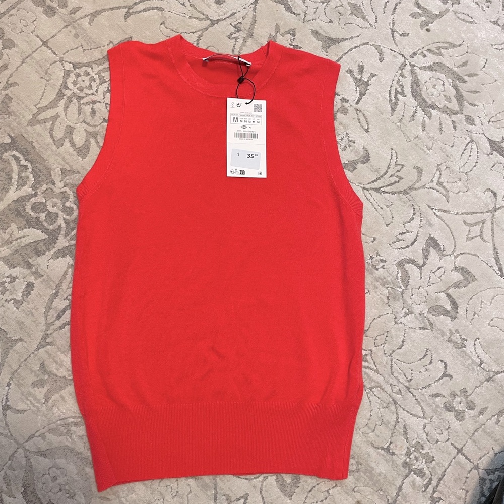 NWT Zara sleeveless knit top in red
